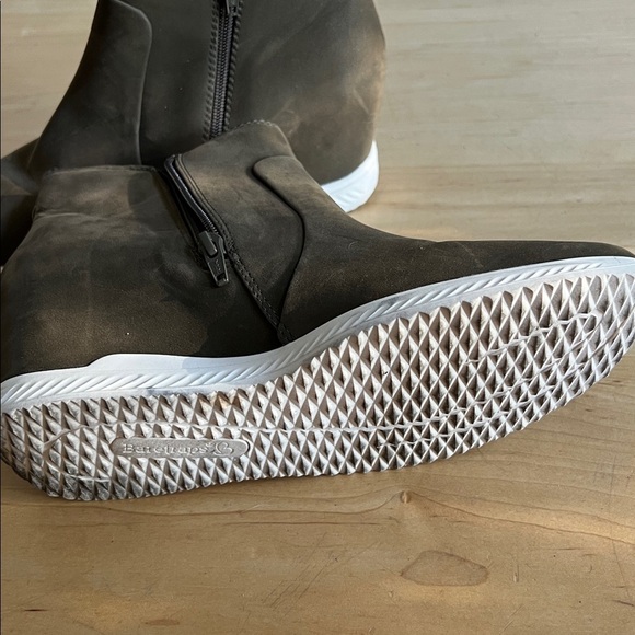 BareTraps Dark Gray Ankle Booties - Picture 4 of 6